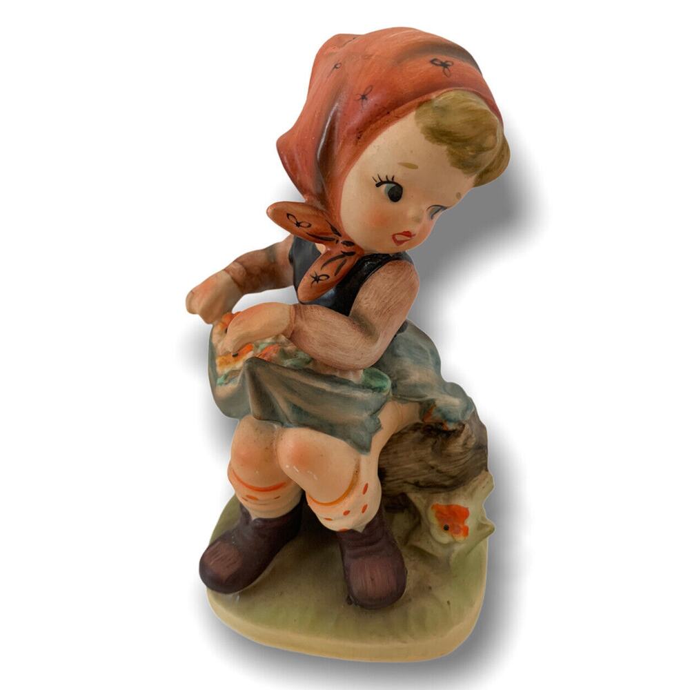 Vintage Napco Girl with Flowers 5.5" Figurine Porcelain Napcoware Japan